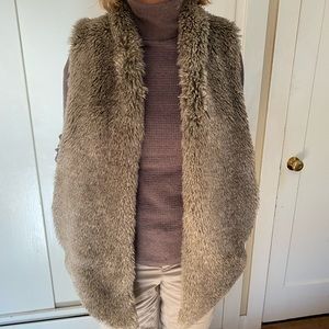 Faux Fur Vest with Pockets!